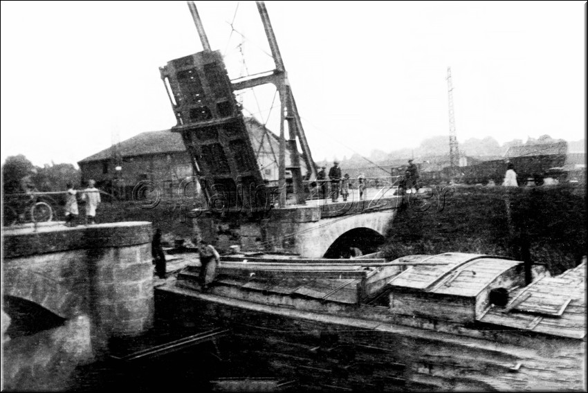 1916 - 0407.jpg